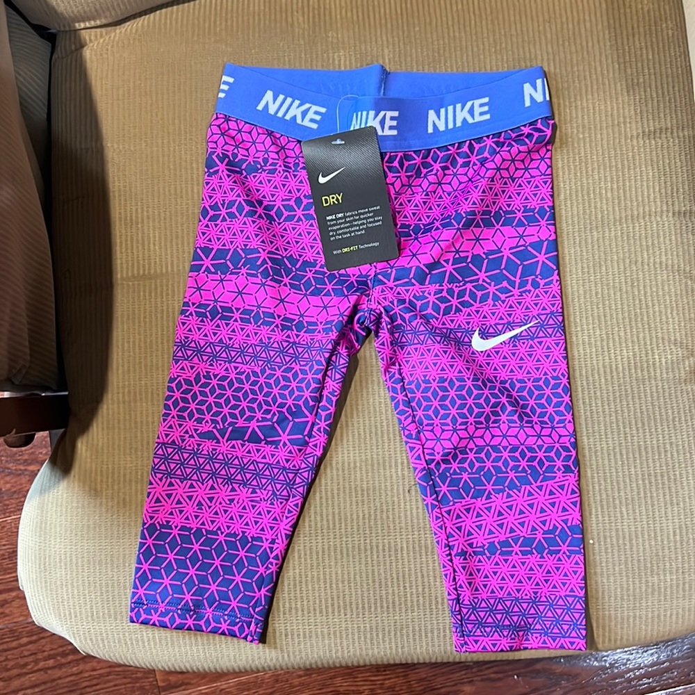Girl’s Size 5 Nike Capri Pants
